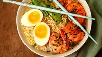 Cara Membuat Telur Rebus Ala Pelengkap Ramen yang Halal dan Lumer Sempurna