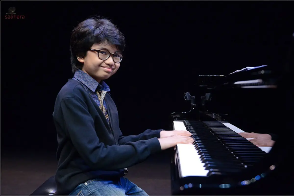 Bocah Ini Akan Membuat Bartolomeo Cristofori Bangga