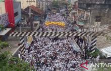 Puluhan Ribu Jamaah Putihkan Palembang dalam Puncak Ziarah Kubro 2026
