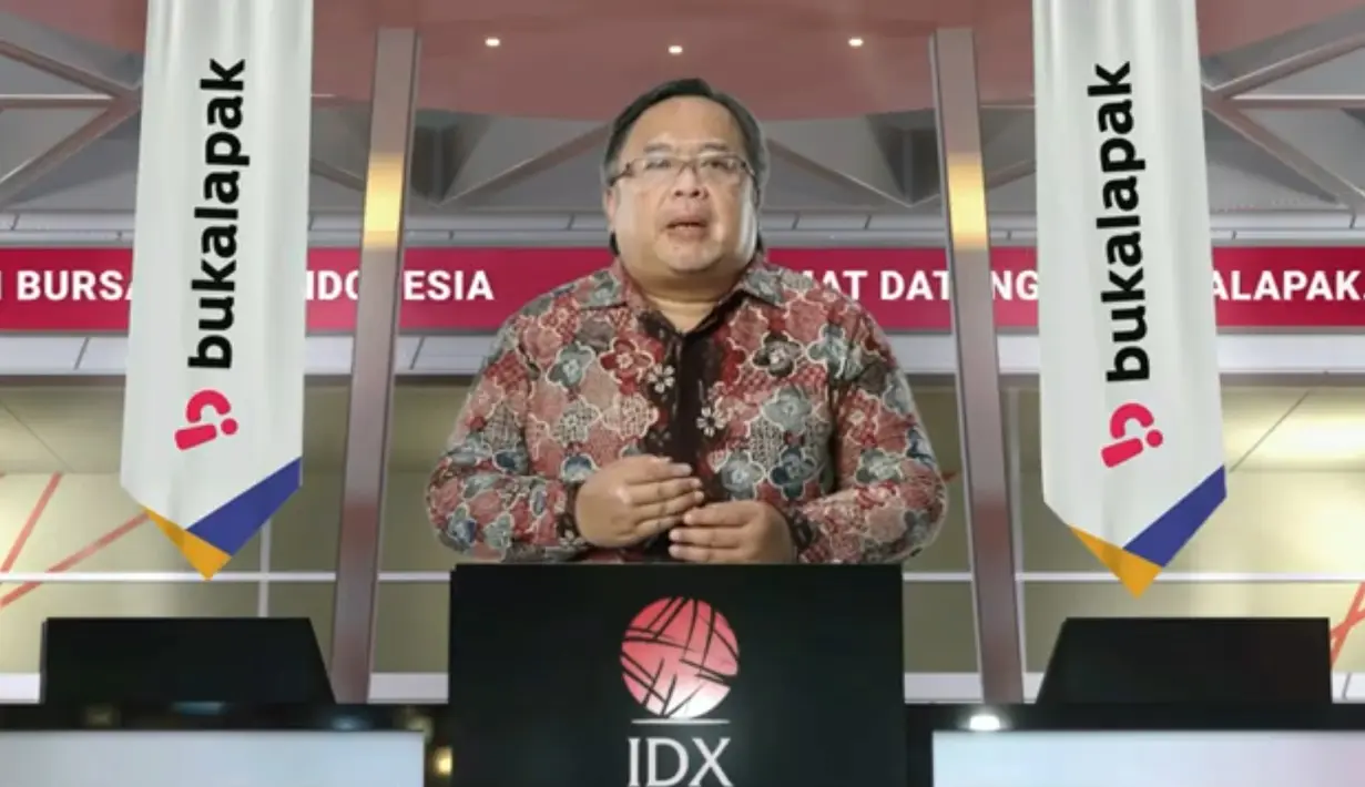 Tangkapan layar menampilkan Komisaris Utama PT. Bukalapak.com Tbk, Bambang Brodjonegoro saat membèri sambutan pencatatan perdana saham BUKA secara virtual, Jakarta, Jumat (6/8/2021). (Liputan6.com)