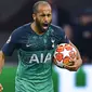 Lucas Moura selebrasi setelah mencetak gol ke gawang Ajax dalam laga leg kedua semifinal Liga Champions di Johan Cruijff Arena, Amsterdam (9/5/2019). (AP/Martin Meissner)