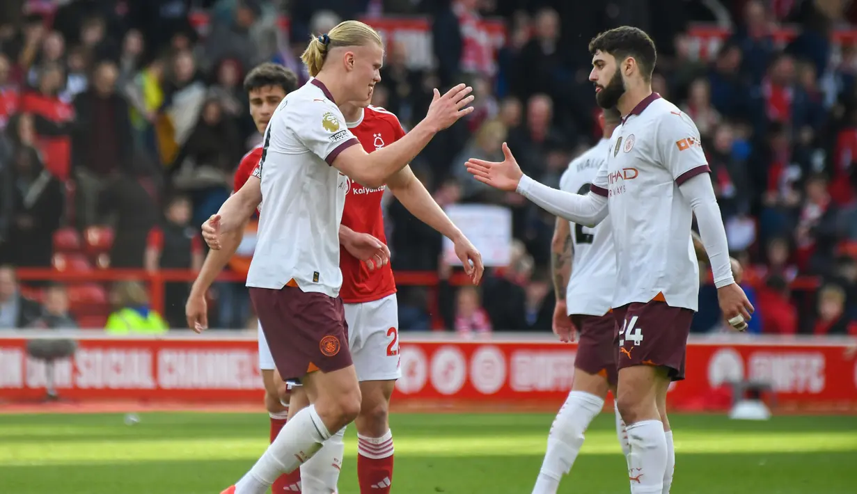 Kemenangan ini membawa Manchester City berada di posisi dua dengan 79 poin dari 34 pertandingan atau selisih satu angka dan satu pertandingan dari pemuncak klasemen sementara, Arsenal. (AP Photo/Rui Vieira)
