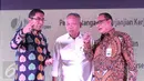 (Ki-ka) Dirut BPJS Ketenagakerjaan Elvyn G. Masassya, Menteri PUPR Basuki Hadimuljono dan Dirut BTN Maryono saat MoU pembiayaan rumah murah bagi peserta aktif di Jakarta, Selasa (27/10/2015).‎ (Liputan6.com/Angga Yuniar)