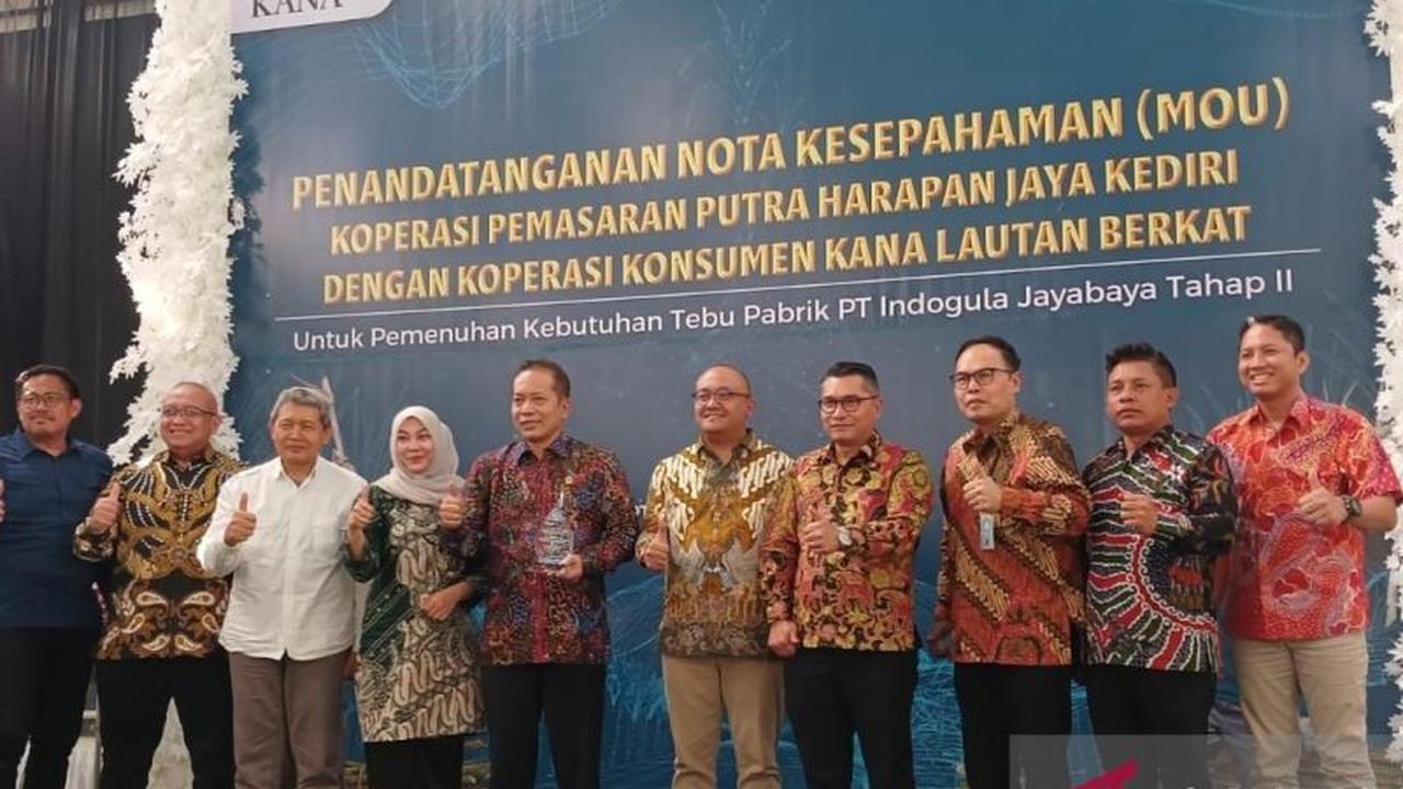 Kemenkop Kucurkan Pinjaman Lunak Rp17 Miliar untuk Koperasi di Kediri Dorong Sektor Produksi