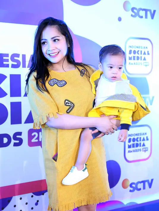 Anak pertama pasangan Nagita Slavina dan Raffi Ahmad berhasil menarik lebih banyak pemilih. Dan dinyatakan sebagai pemenangnya. (Nurwahyunan/Bintang.com)