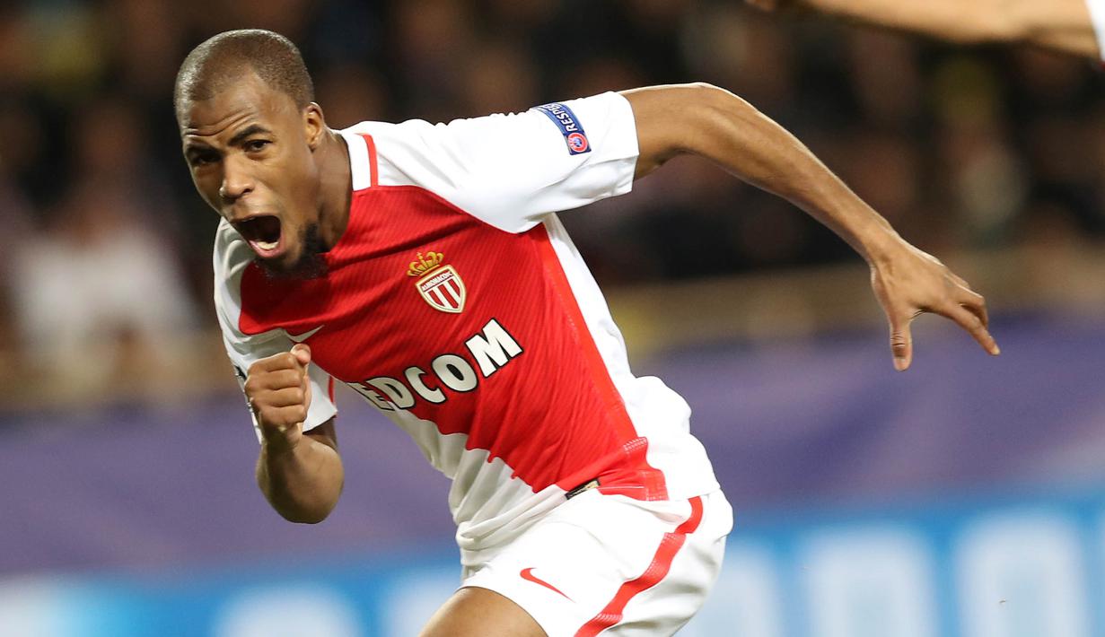 5. Djibril Sidibe (Monaco) - Meskipun tidak sebaik Benjamin Mendy, dirinya layak dijadikian alternatif.  Full back asal Prancis ini memiliki gaya permainan yang disuka Jose Mourinho.  (AFP/ Valery Hache)