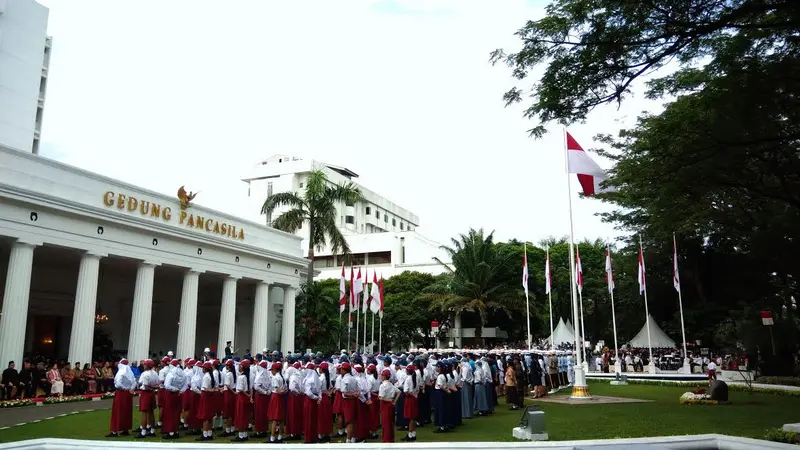 Presiden Jokowi memimpin  upacara Hari Lahir Pancasila 