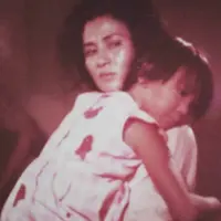 Ade Irawan saat memerankan Ibu Nasution dalam film Pengkhianatan G30S PKI. (Instagram @dewiirawan13)