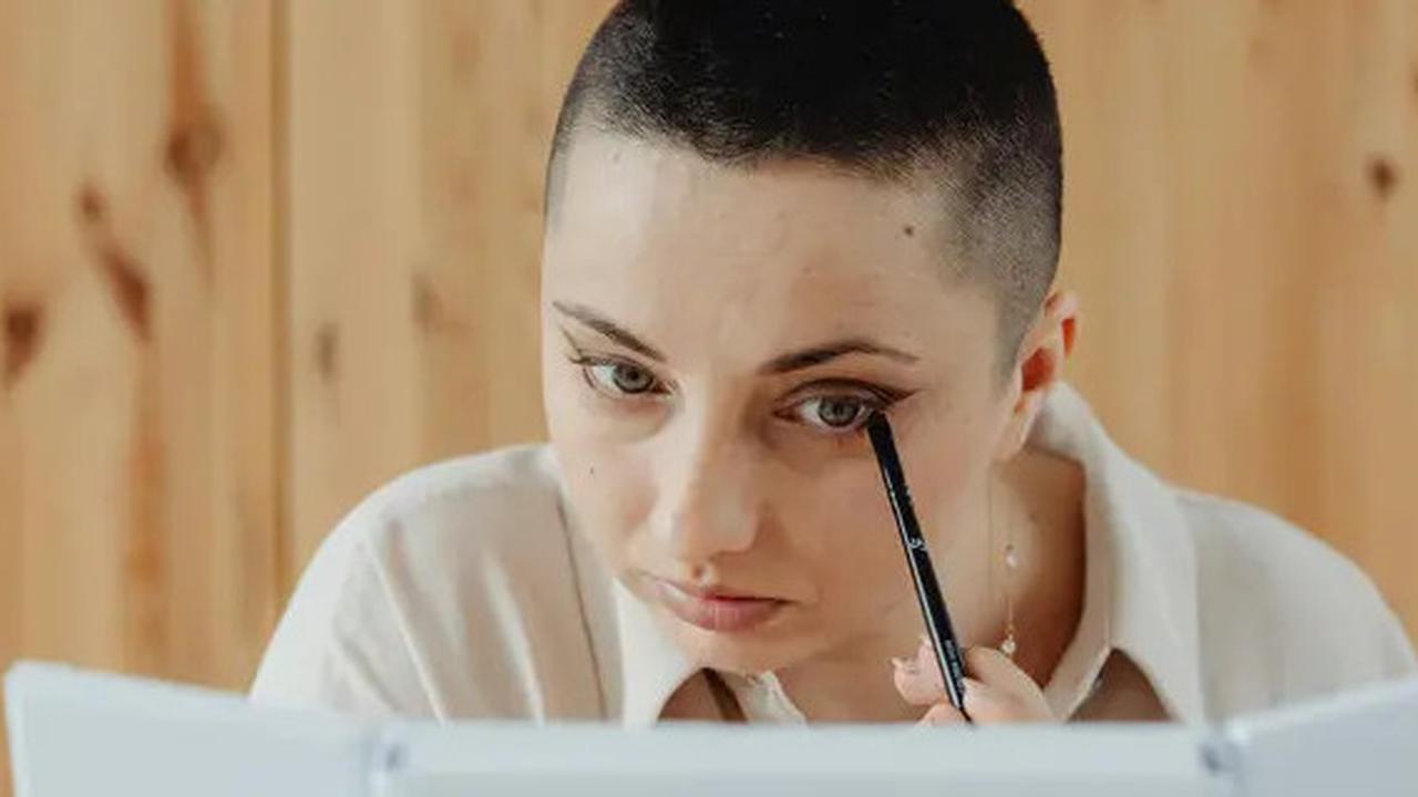 Cara Praktis Meningkatkan Pigmentasi Eyeliner dengan Menggunakan Alat Sederhana