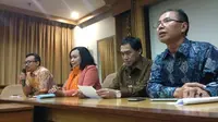 Pihak Universitas Gunadarma saat memberikan keterangan pers terkait pemberian sanksi pelaku bullying mahasiswa MF. (Liputan6.com/Ady Anugrahadi)