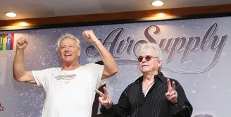 Band asal Australia Air Supply akan menggelar konser di Jakarta. Kedua personil Russel Hitchcok dan Graham Russel sudah tiba di Tanah Air sejak 28 Februari silam.  Konser ini menandai 40 tahun kariernya. (Savana Alaydrus/Bintang.com)