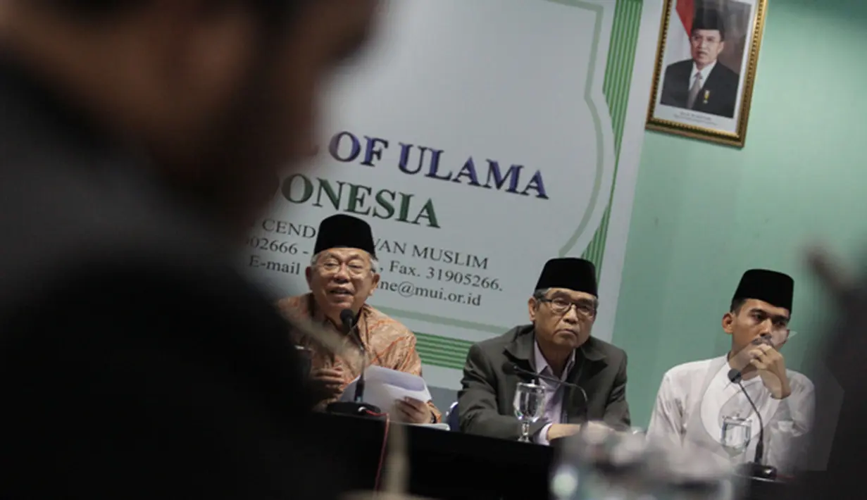 KH Maruf Amin (kiri) menyebutkan kejahatan narkoba sudah merisaukan kehidupan generasi muda sudah sepantasnya mendapatkan hukuman yang terberat, yaitu mati, Jakarta, Selasa (3/3/2015). (Liputan6.com/Faizal Fanani)