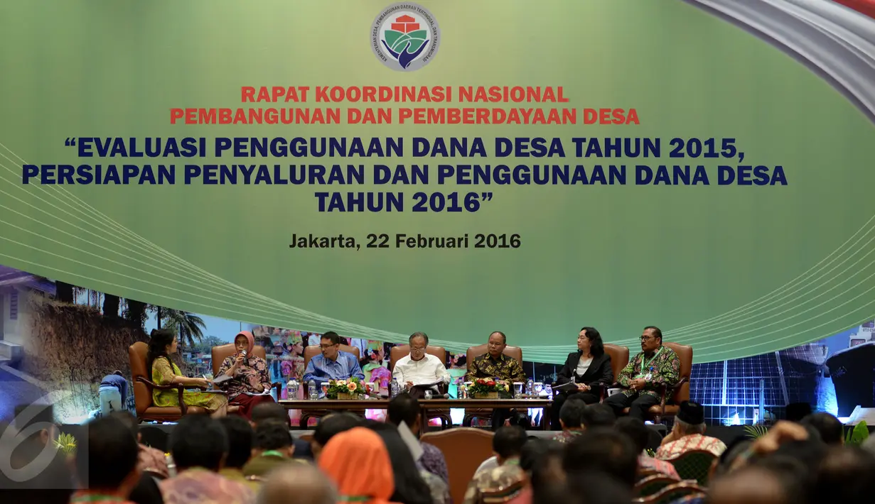 Suasana berlangsungnya Rapat Koordinasi Nasional (Rakornas) Pembangunan dan Pemberdayaan Desa di Jakarta, Senin (22/2). Rakornas ini diikuti oleh para gubernur, bupati, kepala desa. (Sigit Purwanto/Humas Kemendes PDTT)