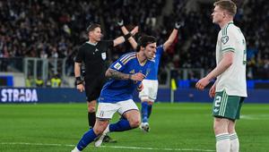 Sandro Tonali merayakan golnya dalam laga play-off kualifikasi Piala Dunia 2026 antara Italia vs Irlandia Utara di New Balance Arena, 27 Maret 2026. (AP Photo/Antonio Calanni)