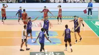 Jakarta LavAni Livin’ Transmedia menjadi tim pertama yang memastikan lolos final four setelah mengalahkan Surabaya Samator 3-0 (25-21, 25-19, 25-17) pada laga seri pertama putaran kedua PLN Mobile Proliga 2025 di Jawa Pos Arena Surabaya, Minggu (26/1/2025). (Dok. PBVSI)
