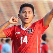 Selebrasi gelandang Timnas Indonesia U-22, Fajar Fathurrahman setelah mencetak gol keempat Timnas Indonesia U-22 ke gawang Myanmar pada laga kedua Grup A SEA Games 2023 di Olympic Stadium, Phnom Penh, Kamboja, Kamis (4/5/2023). (Bola.com/Abdul Aziz)