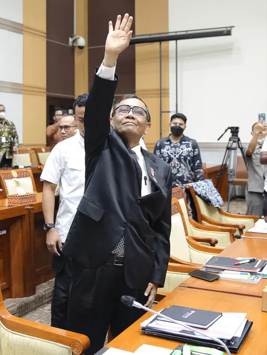 Sebelumnya, Mahfud memaparkan kemungkinan transaksi mencurigakan di Kementrian Keuangan yang jumlahnya mencapai Rp 349 triliun bukan uang negara. (Liputan6.com/Faizal Fanani)