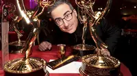 John Oliver di Emmy Awards 2019 (Photo by Alex Berliner/Invision for the Television Academy/AP Images)