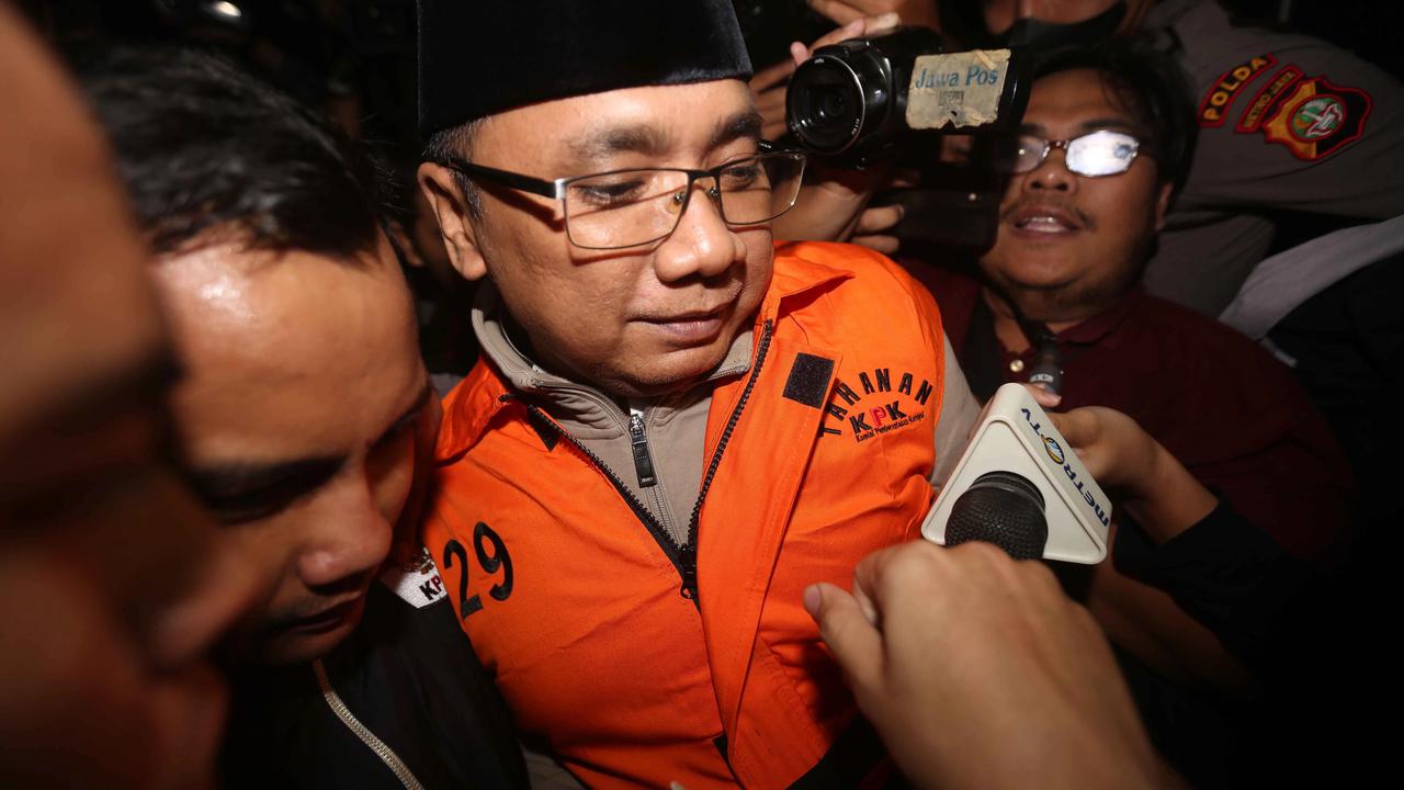 FOTO: KPK Resmi Menahan Yaqut Cholil Qoumas dalam Kasus Dugaan Korupsi Haji