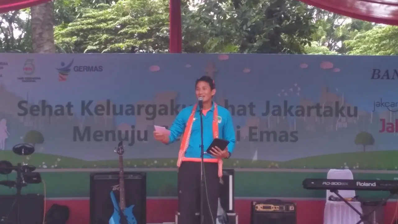 Wakil Gubernur DKI Jakarta Sandiaga Uno turut memeriahkan peringatan Hari Kesehatan Nasional ke-53 di kebun binatang Ragunan, Jakarta Selatan, Sabtu (25/11/2017).