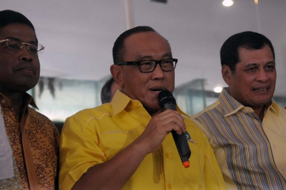 Ekspresi semringah Ical tanggapi putusan MA soal kisruh Golkar