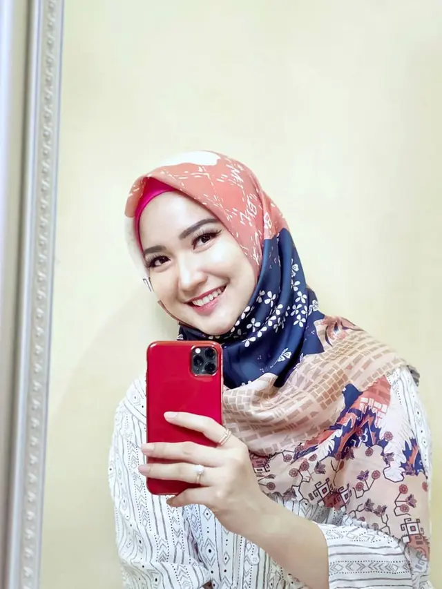 Lama Vakum, Ini 6 Potret Terbaru Winda Khair Ratu FTV yang Kini Berhijab