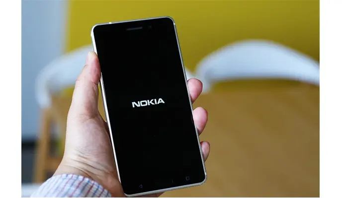 Penampakan Nokia 6 Silver (Sumber: Gizmochina)