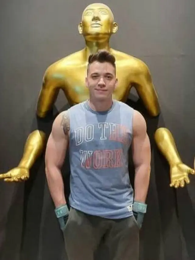Tampil dengan Gaya Rambut Mohawk, Ini 7 Potret Stefan William Ini Banjir Sorotan