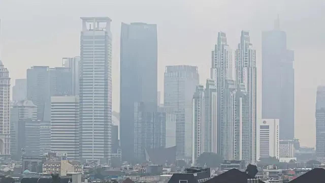 Kemudian, dia menuturkan penyebab lainnya adalah pembuangan emisi dari transportasi.
