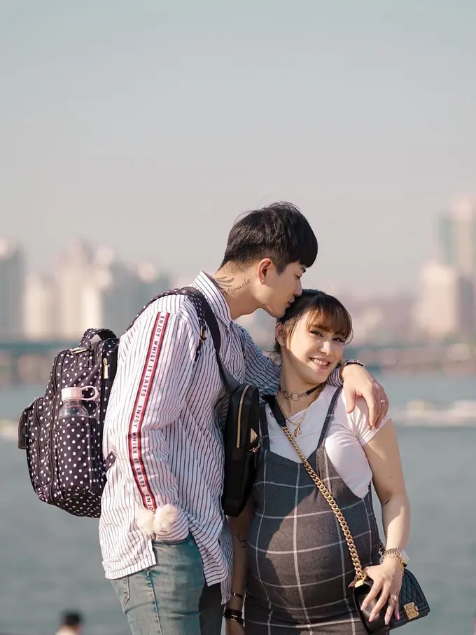 [Fimela] Lee Jeong Hoon dan Moa Aeim