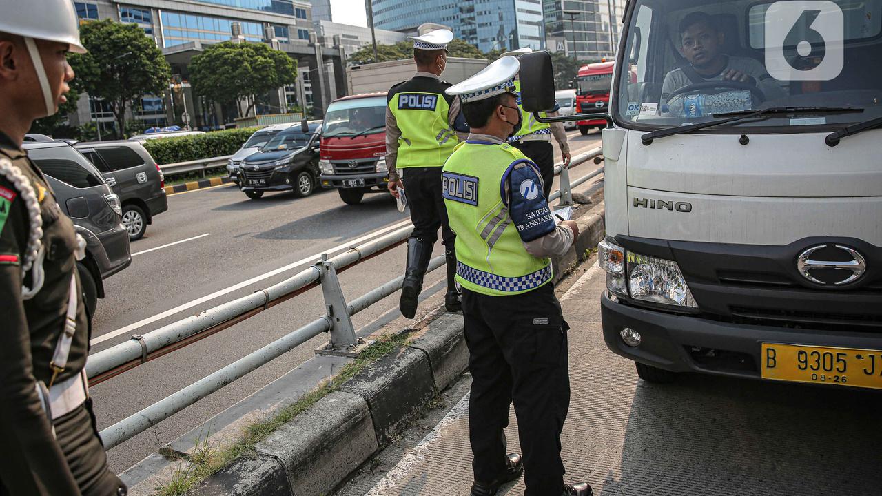 Rombongan Moge Terobos Jalur TransJakarta, Polisi Ungkap 14 Pengendara Terkena Tilang Elektronik
