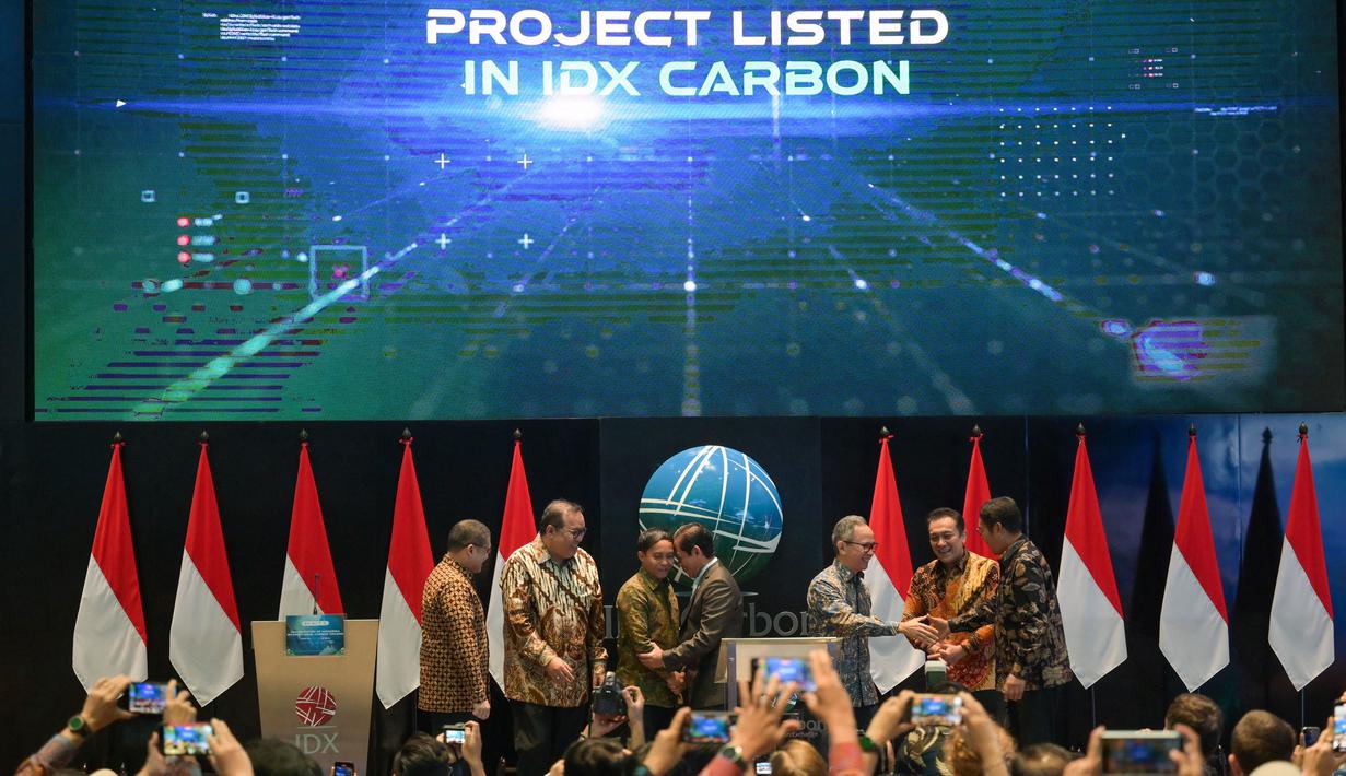 Sebuah pemandangan umum menunjukkan peluncuran perdagangan karbon internasional di Bursa Efek Indonesia, Jakarta, Senin 20 Januari 2025. (BAY ISMOYO/AFP)