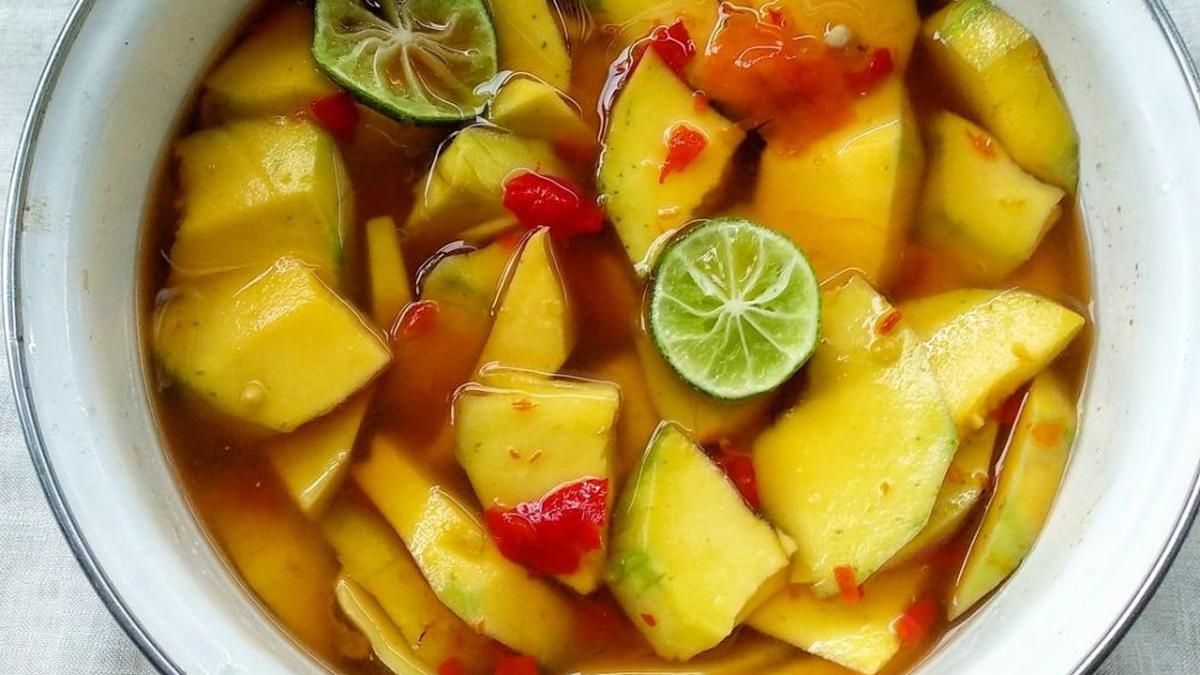 Resep Asinan Mangga Muda Pedas Manis, Segar Dinikmati saat Cuaca Panas