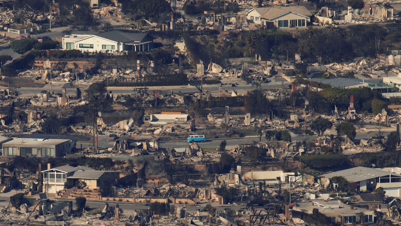 Los Angeles luluh lantak bak medan perang akibat kebakaran dahsyat