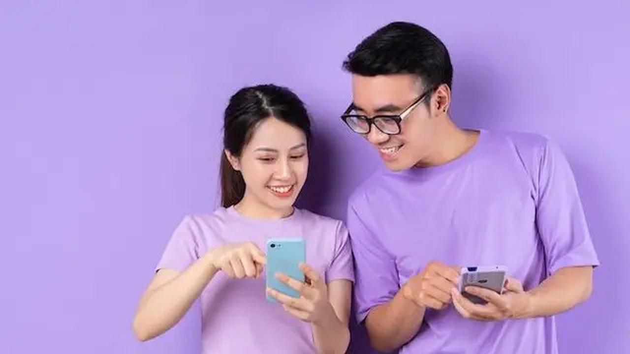 5 Kebiasaan Chatting yang Membuat Pria Semakin Menyukai Kamu