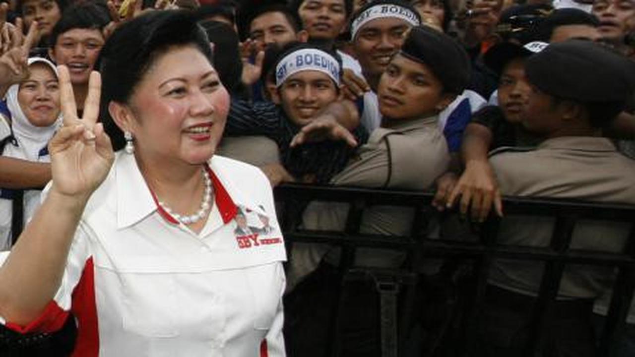 Temui wanita hamil di lokasi banjir, Bu Ani ingatkan soal ASI