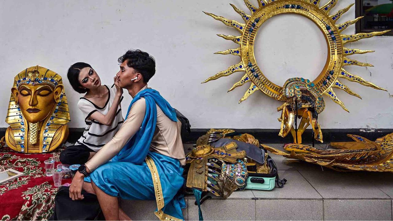 FOTO: Megahnya Grand Jember Fashion Carnaval 2025 Bertema Evoluxion