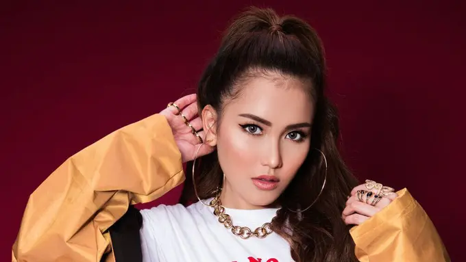 [Bintang] Ayu Ting Ting