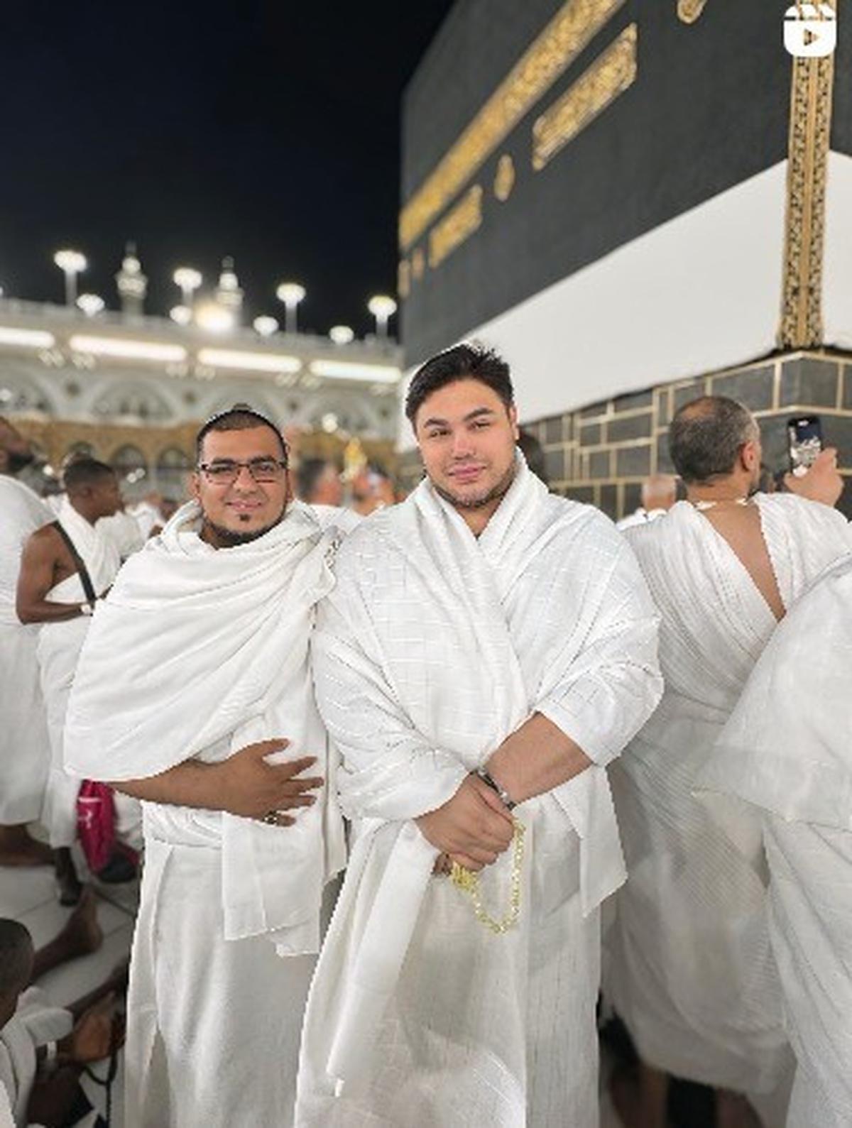 Ivan Gunawan Bertemu Keturunan Rasulullah di Masjidil Haram, Salat Subuh Bareng Sampai Minta Didoakan