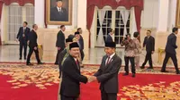 Presiden Jokowi melantik Saifullah Yusuf atau Gus Ipul menjadi Menteri Sosial. (Lizsa Egeham).