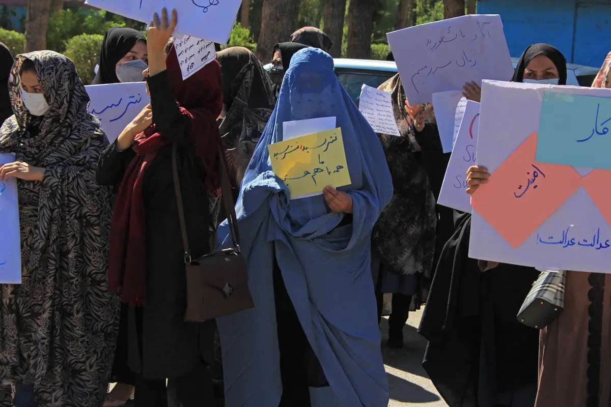 Demo Perempuan Afghanistan Protes Hak Bersekolah