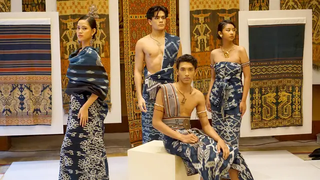 UMARATU, Rumah Ibu Bumi yang Merayakan Perempuan Penenun dan Warisan Tenun Sumba