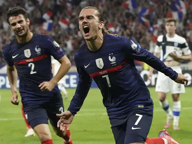 Antoine Griezmann, striker Prancis yang baru saja dipinjamkan Barcelona ke Atletico Madrid mencetak dua gol kemenangan Les Bleus atas Finlandia dalam laga Kualifikasi Piala Dunia 2022 Grup D Zona Eropa di Groupama Stadium, Lyon, Selasa (7/9/2021). (Foto: AP/Laurent Cipriani)