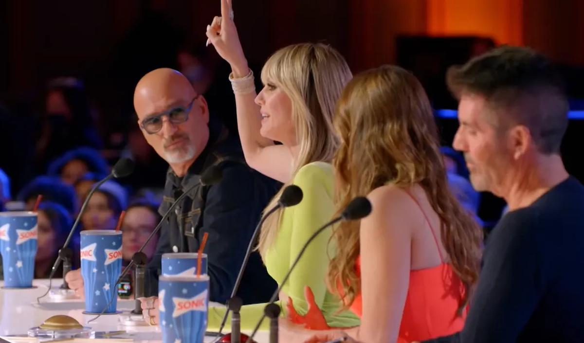 Heidi Klum menjadi juri yang memberikan komentar pertama untuk Cakra Khan. Dia memuji penampilan Cakra Khan yang memiliki suara sangat unik.
