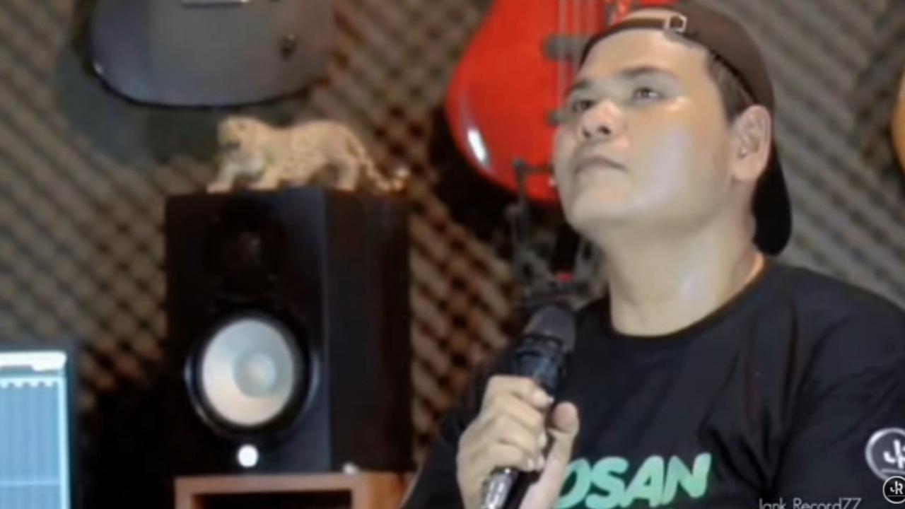 Penampilan Fahmi Bo langsung mencuri perhatian. Banyak yang tak menyangka dengan penampilan Fahmi Bo.<br>