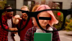 Viral di TikTok, Remaja Pakai Kacamata Pintar Lecehkan Siswi di Sekolah
