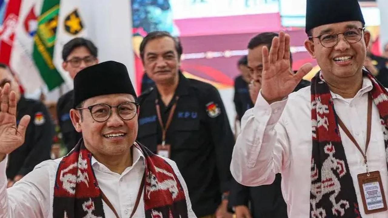 Sementara, Ganjar Pranowo dengan Mahfud Md sebesar 26,2 persen.&nbsp;Kemudian, pasangan Anies Baswedan dengan Muhaimin Iskandar alias Cak Imin memperoleh 18,3 persen.&nbsp;<br>