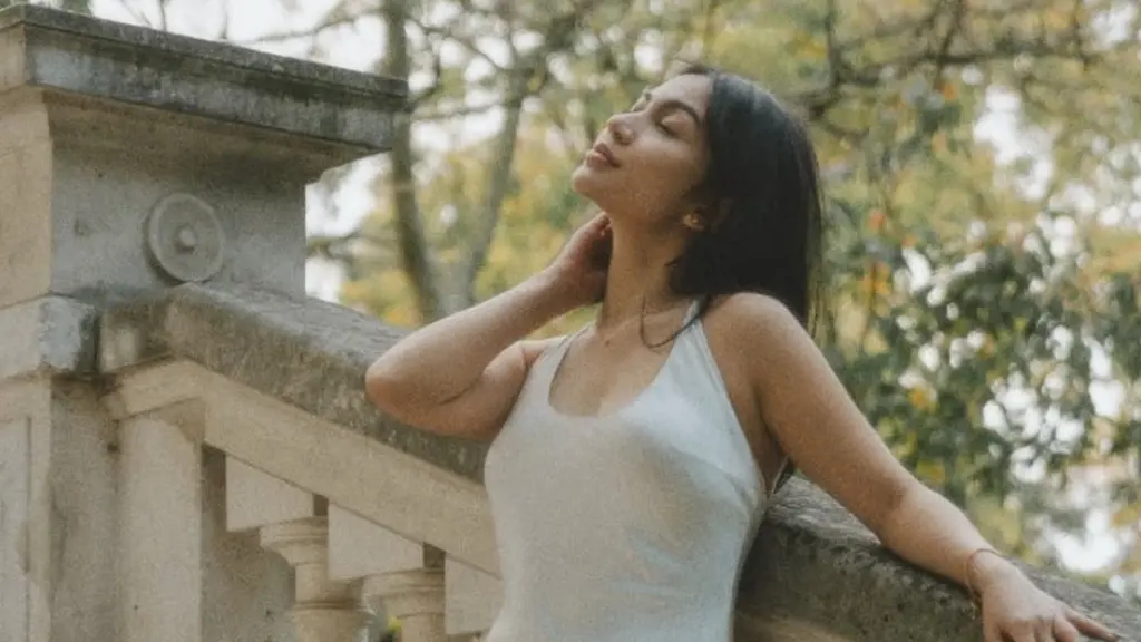 Ariel Tatum melalukan pemotretan bersama @npmalina. Pesona Ariel kembali mencuri perhatian lewat pemotretan terbarunya yang menghadirkan nuansa klasik dan romantis. [@npmalina]