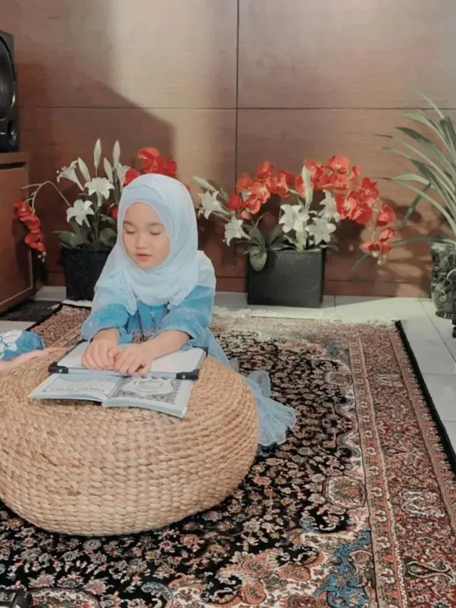6 Potret Bilqis Anak Ayu Ting Ting Pakai Hijab, Jadi Presenter Cilik Acara Ramadhan