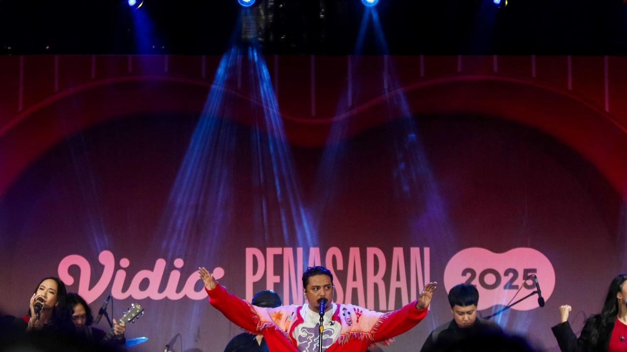 Penampilan Sal Priadi dan Bernadya di Video Penasaran 2025